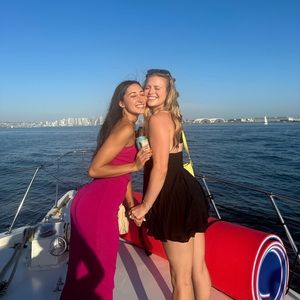 Meet your Posher, Julia